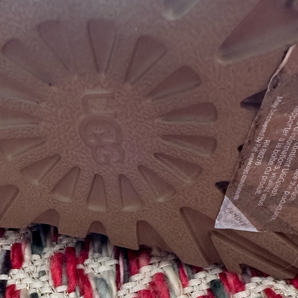 UGG Bailey Boots - Chestnut - Picture 6 of 9